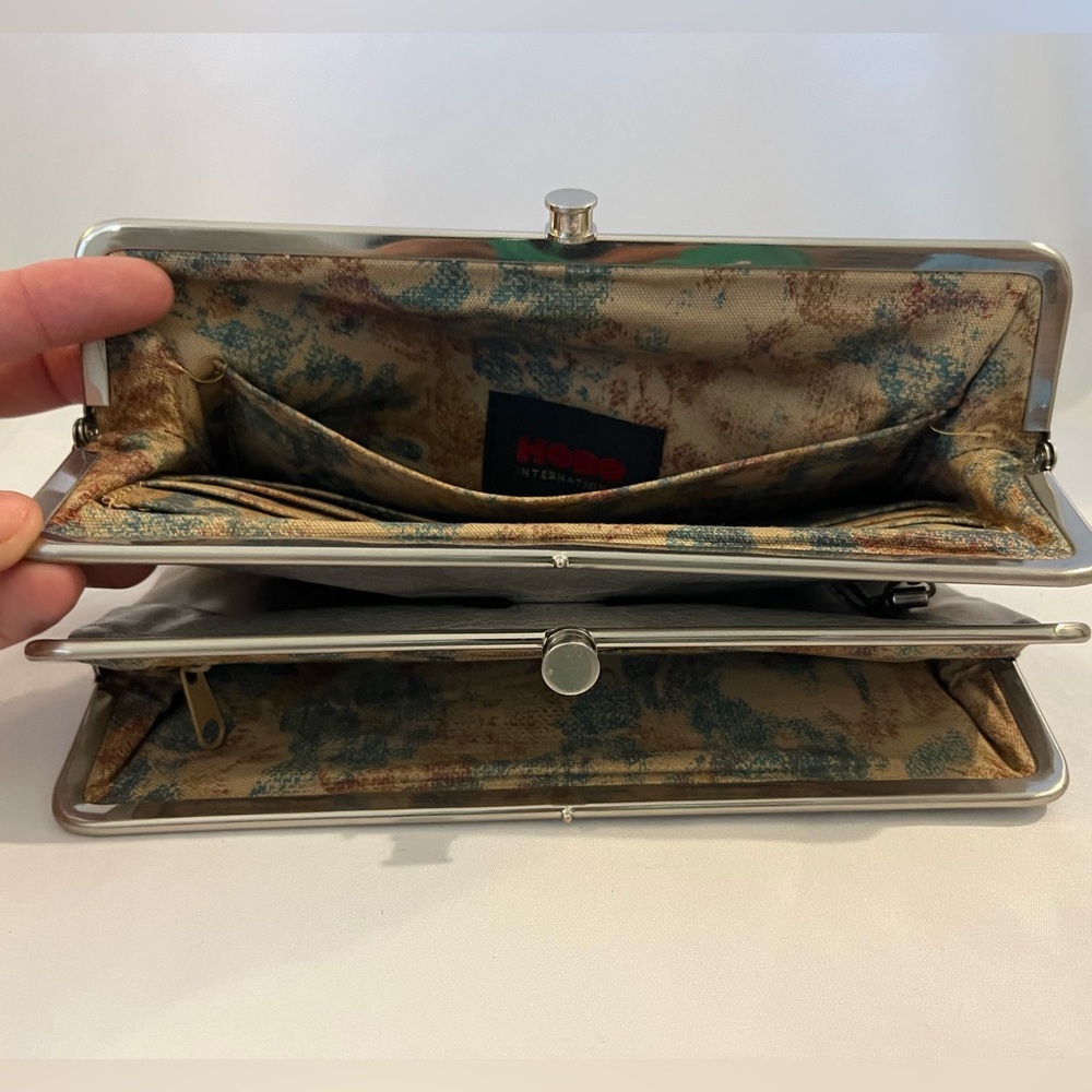 HOBO Lauren Clutch-Wallet, Light Grey - previously loved, in great condition!